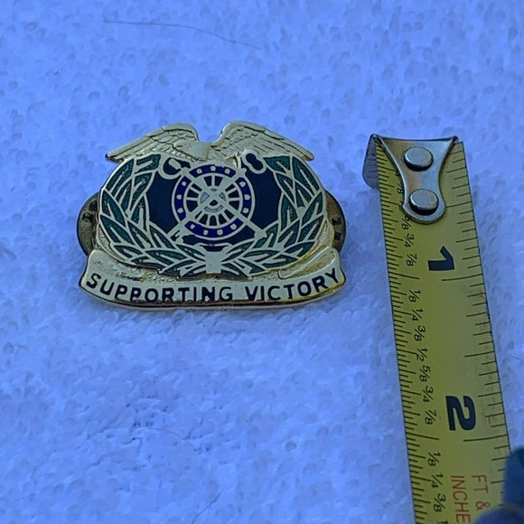 Military Corps Crest - Quartermaster - Supporting Victory Lapel Pin - Picture 3 of 3